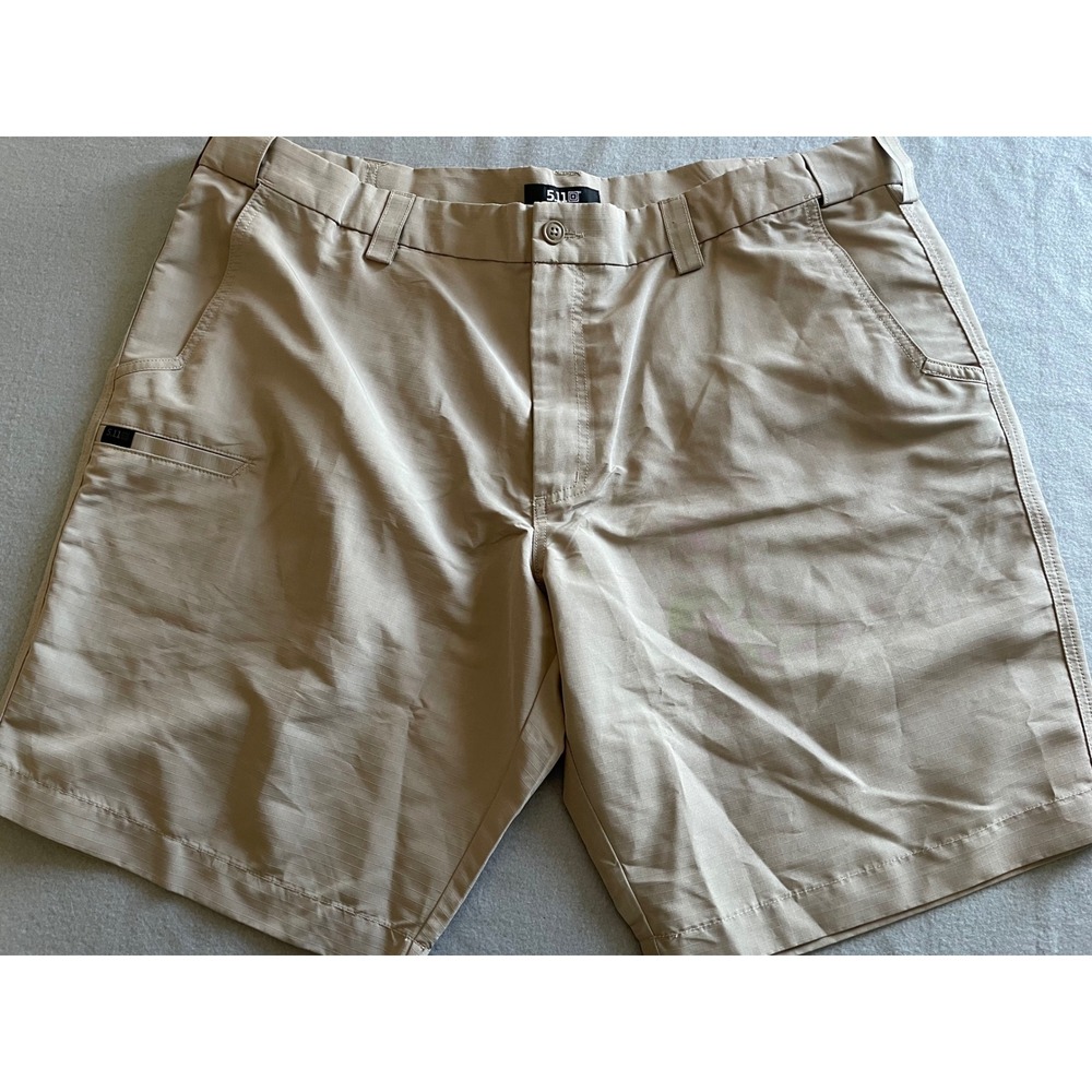5.11 Tactical Mens Khaki Ripstop Shorts Size 44 Tan 73342-055 Outdoor Cargo